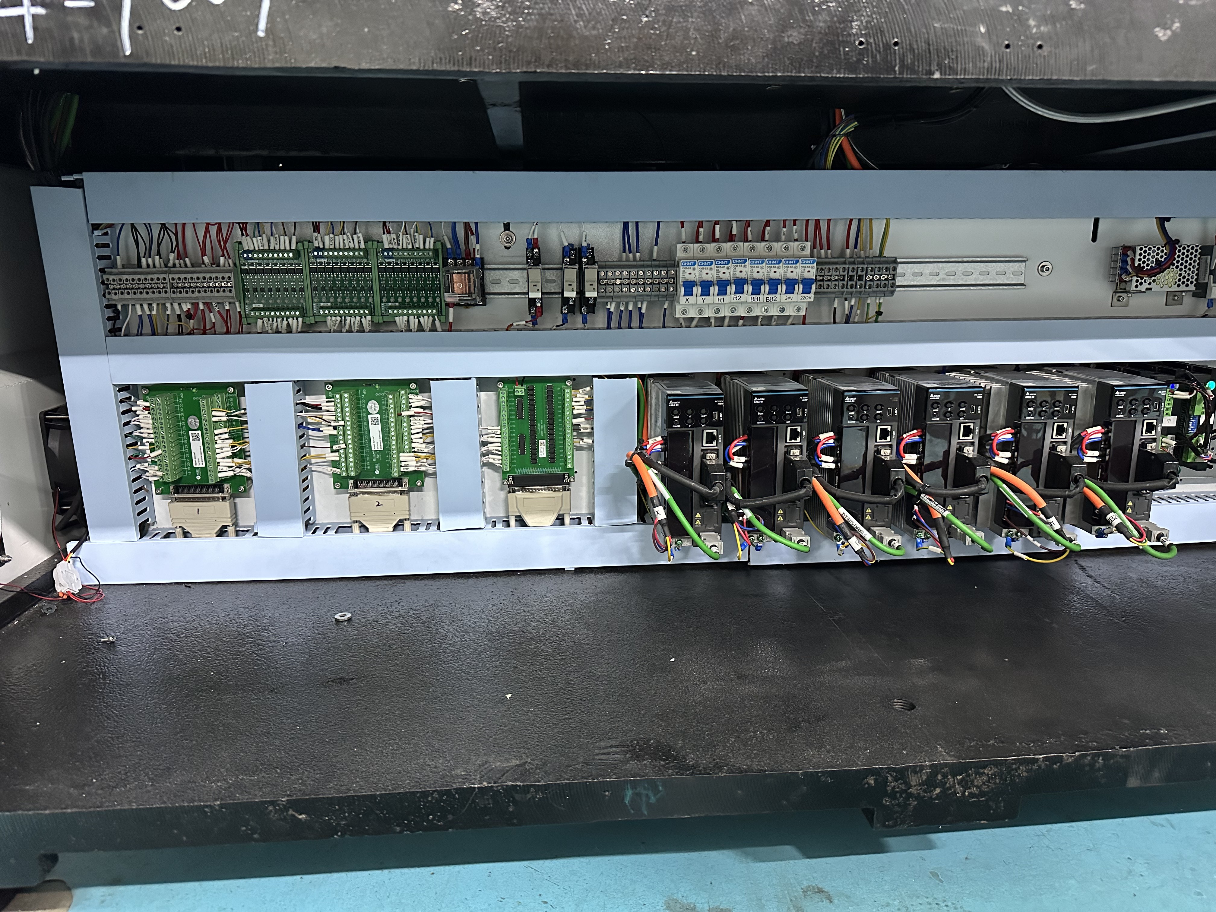 S7000 terminal insertion machine control cabinet with servo controllers